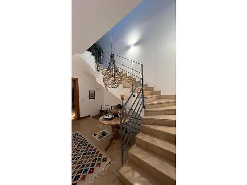 14 789427e1-9d21-420a-9a55-7b3559a76e48. jpg