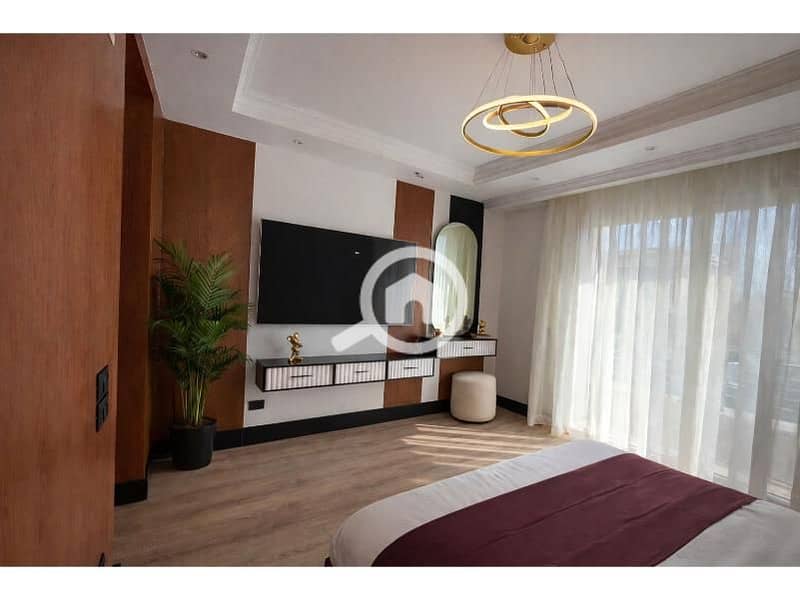 9 cc427afe-1912-40f9-a717-094dceb03077. jpg