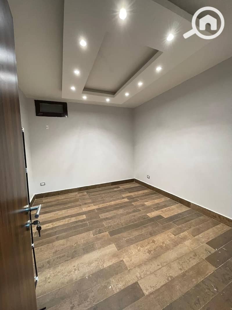 6 0d5b53e9-98e9-43cc-8fb2-1685a33bd398. jpeg