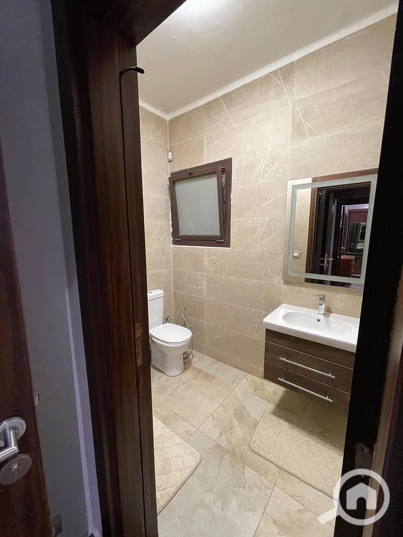 8 8c6747fd-a120-4728-a75a-e474d5eac065. jpeg