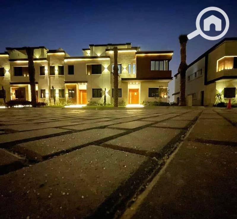 2 5b7fc2b1-5a5e-4158-b6db-2e31b1375edc. jpg