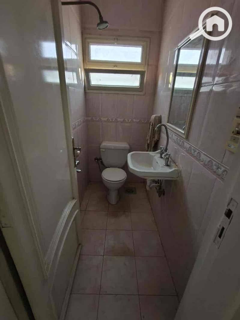 11 de53d08d-146f-4344-b8bb-1f465f853bcd. jpg