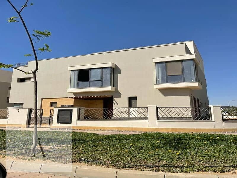 4 6098cdc2-4d5a-4c00-9b9b-4935c700a185. jpg