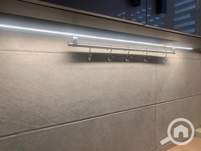 10 f1292502-928a-46c8-8dc4-4e63e6c1db4d. jpg