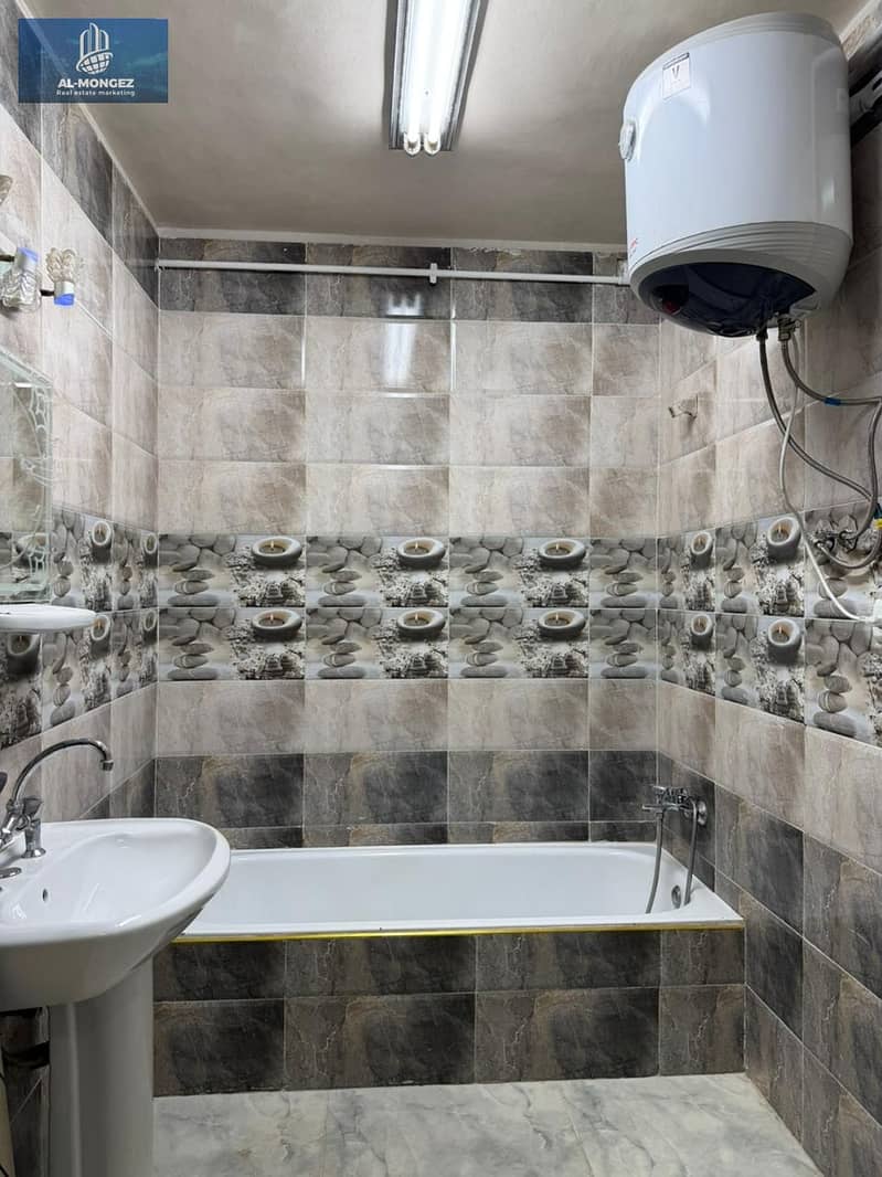 24 2082a58c-fe27-4ccf-8c60-fdd9dc9d9d4c. jpg