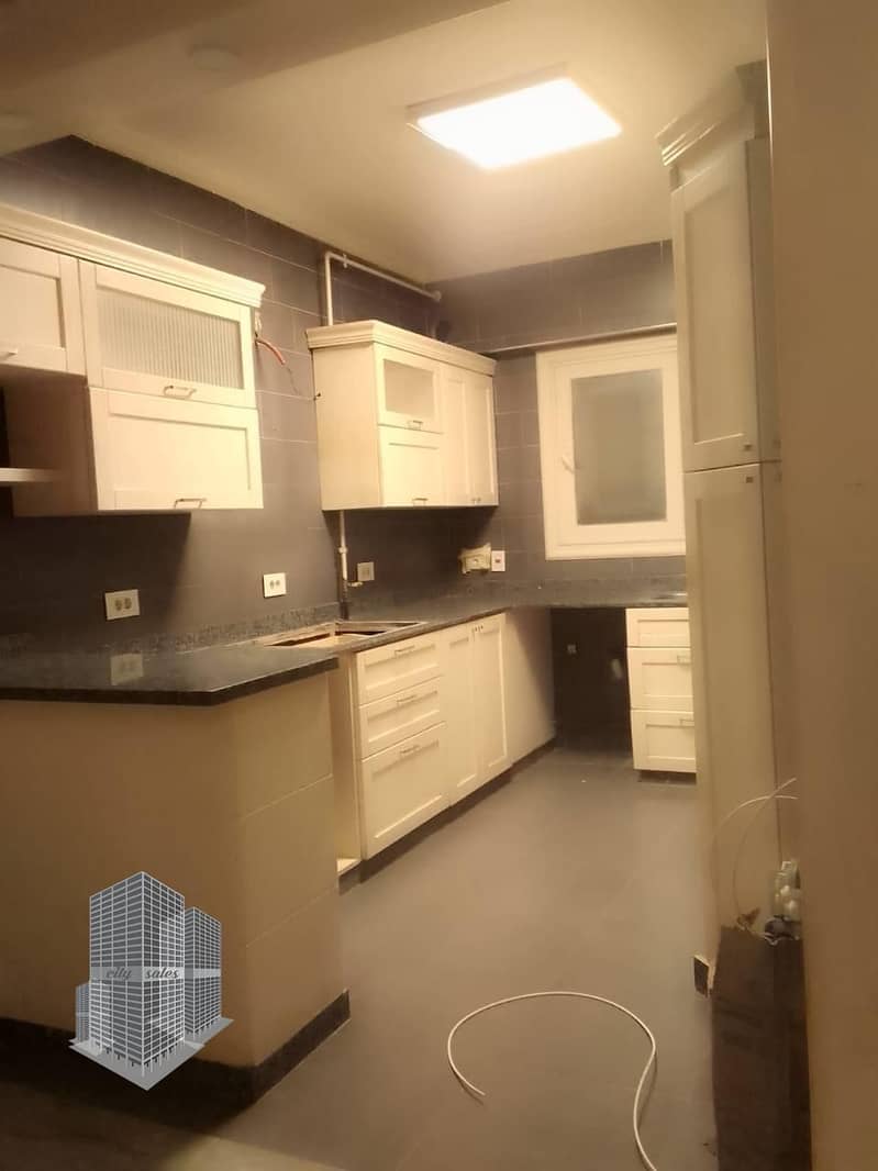 2 photo_6050810236995571050_y. jpg