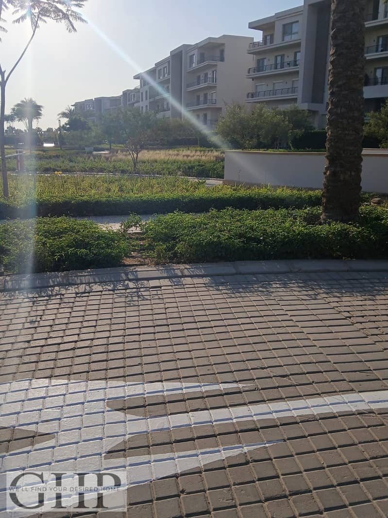 10 23bf20c4-0bfe-4009-9be6-bf8bb67f6dc8. jpg