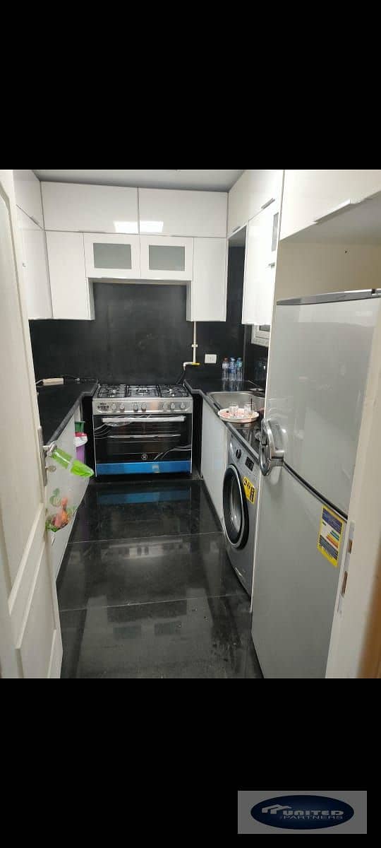 3 ffdecbe2-4191-4f22-b29e-1a2f402e0de0. jpg