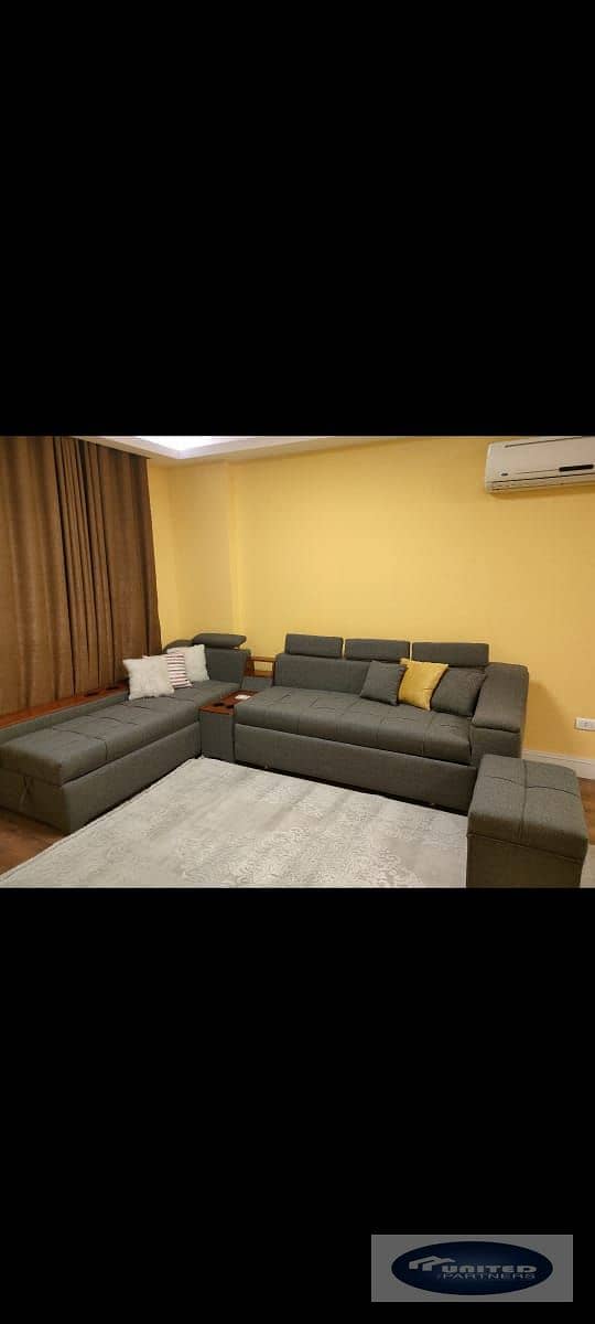 8 c91e87ba-66c0-4f1e-beb5-ec864d85b95a. jpg