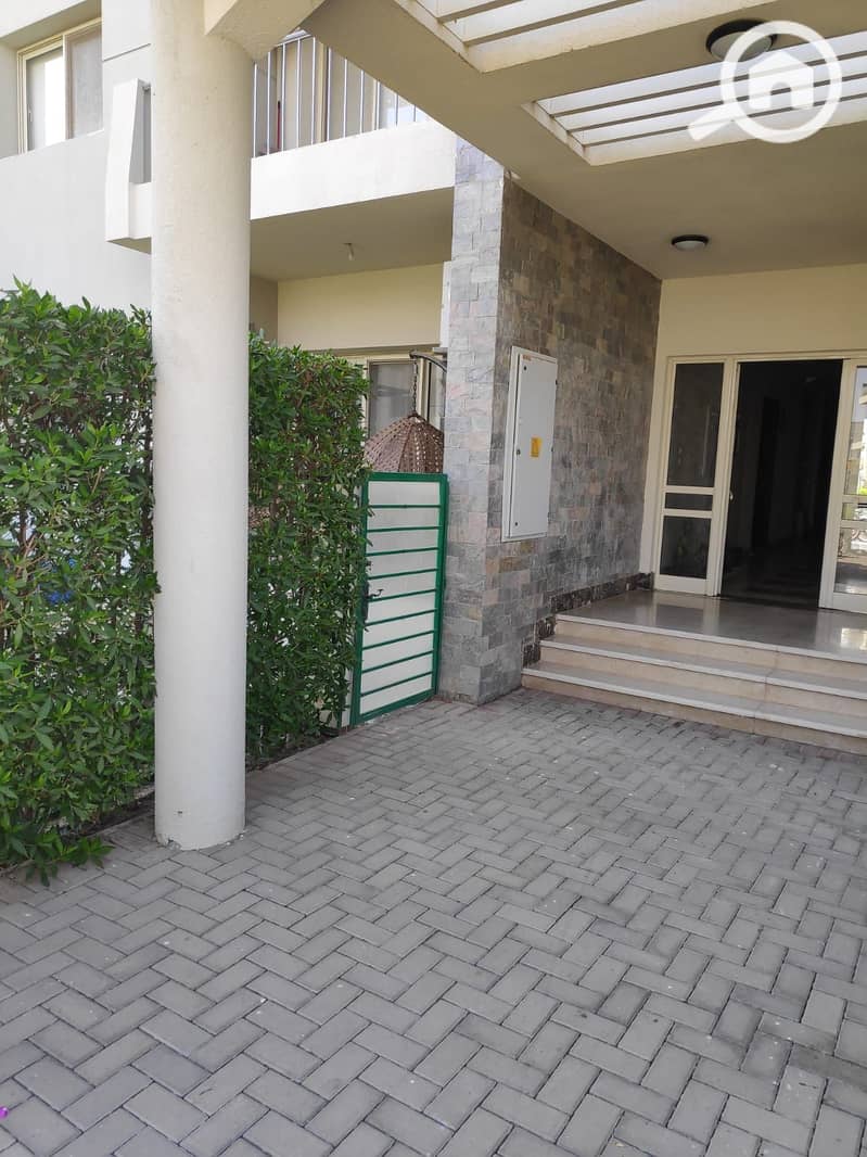 6 5b4cae58-2c8c-4a7e-a8d3-9b6a108c6c47. jpg