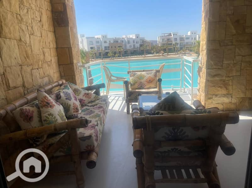 2 ff057666-2ec3-4c02-bd2c-79a06a6f9692. jpg