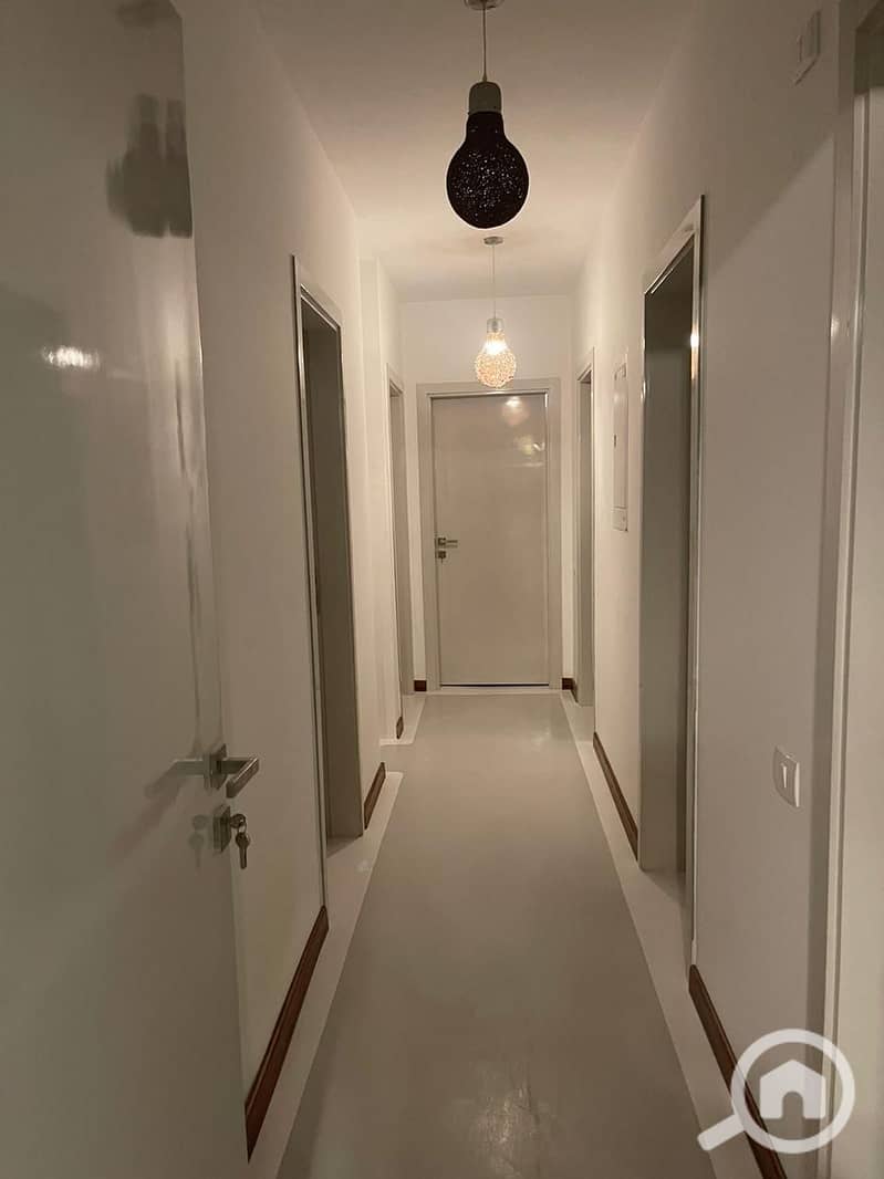 3 5d67eb64-db27-468e-92e5-33fbc88f1d11. jpg