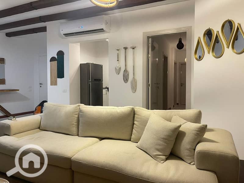 12 cbb0622b-512b-4a0a-ae80-3170ec0c23f3. jpg