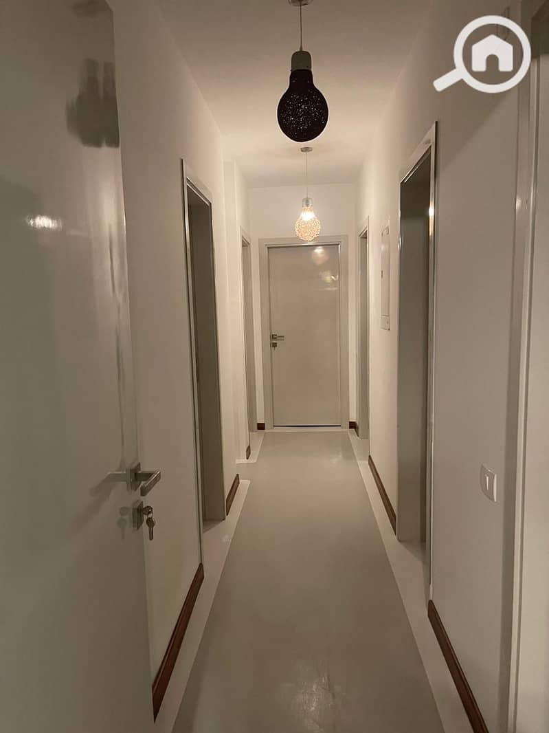 3 5d67eb64-db27-468e-92e5-33fbc88f1d11. jpg