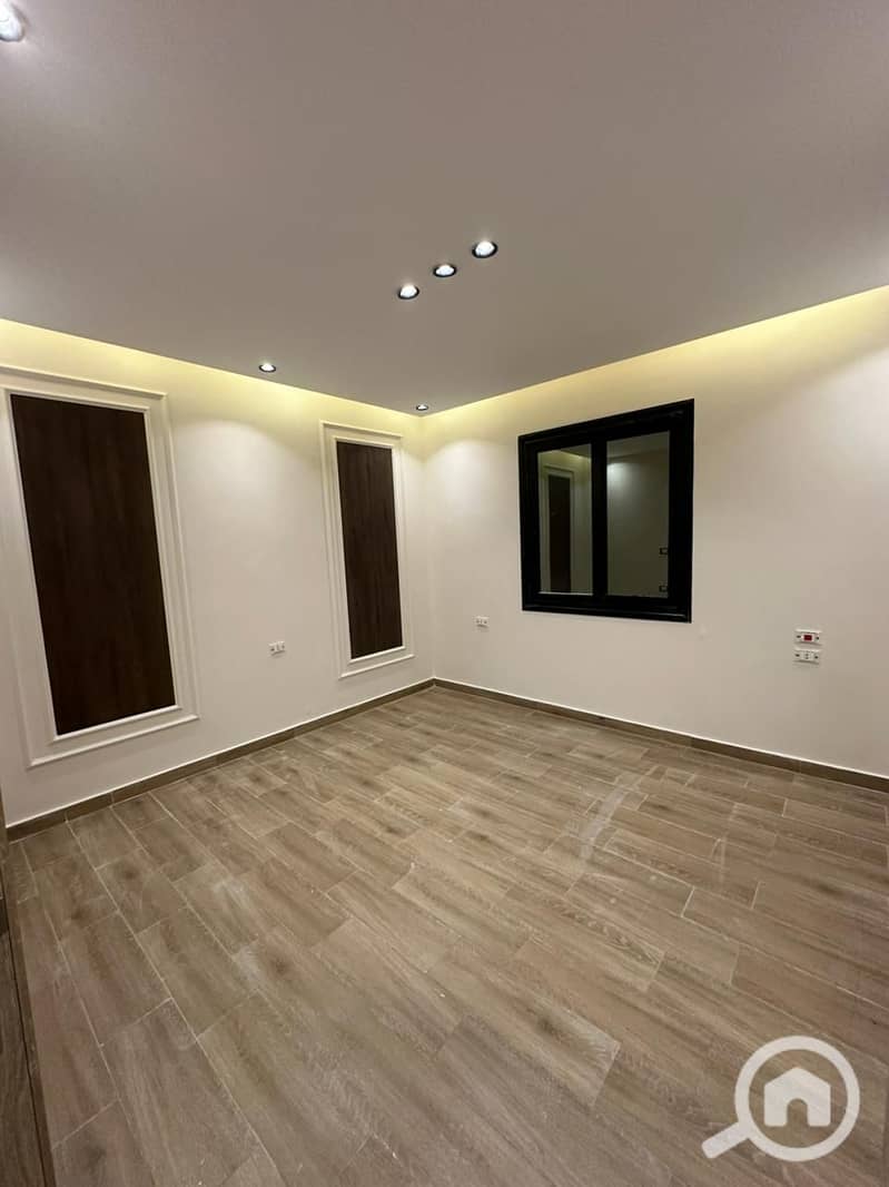 12 c6cd4256-a926-4920-9a8f-1e22461951af. jpg