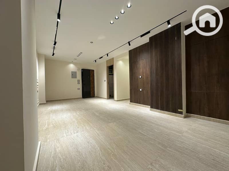 14 ed96e3db-9f31-4480-a62f-1ce14eabb513. jpg