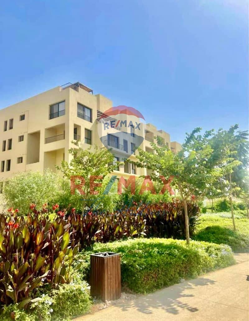 8 27b9cbfb-9a33-4577-9a6f-25580358c080. jpg