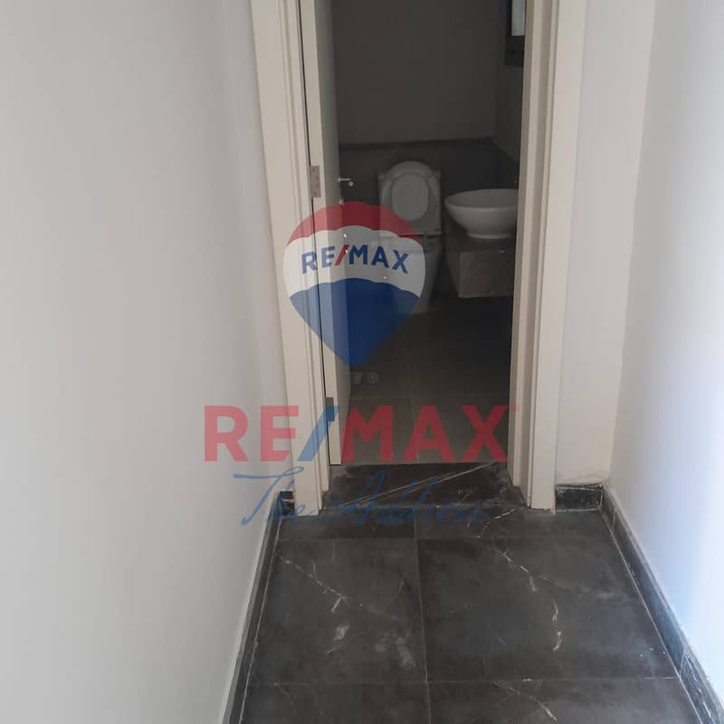 9 4308ccad-bb6d-4548-9eec-083b7d2fe4b3. jpg