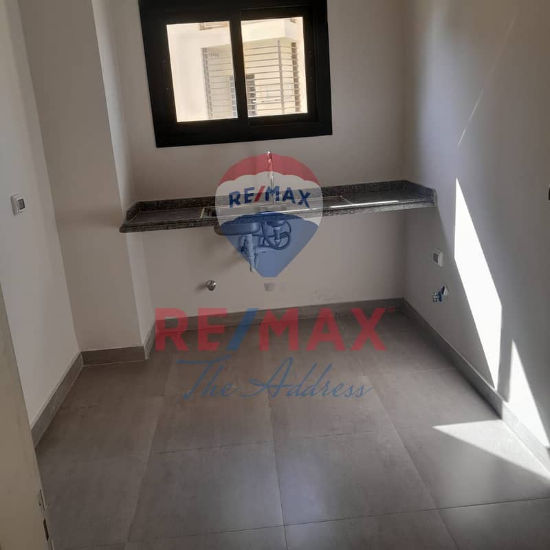 10 d3914c1b-3a2a-4457-b473-42809351e5d9. jpg