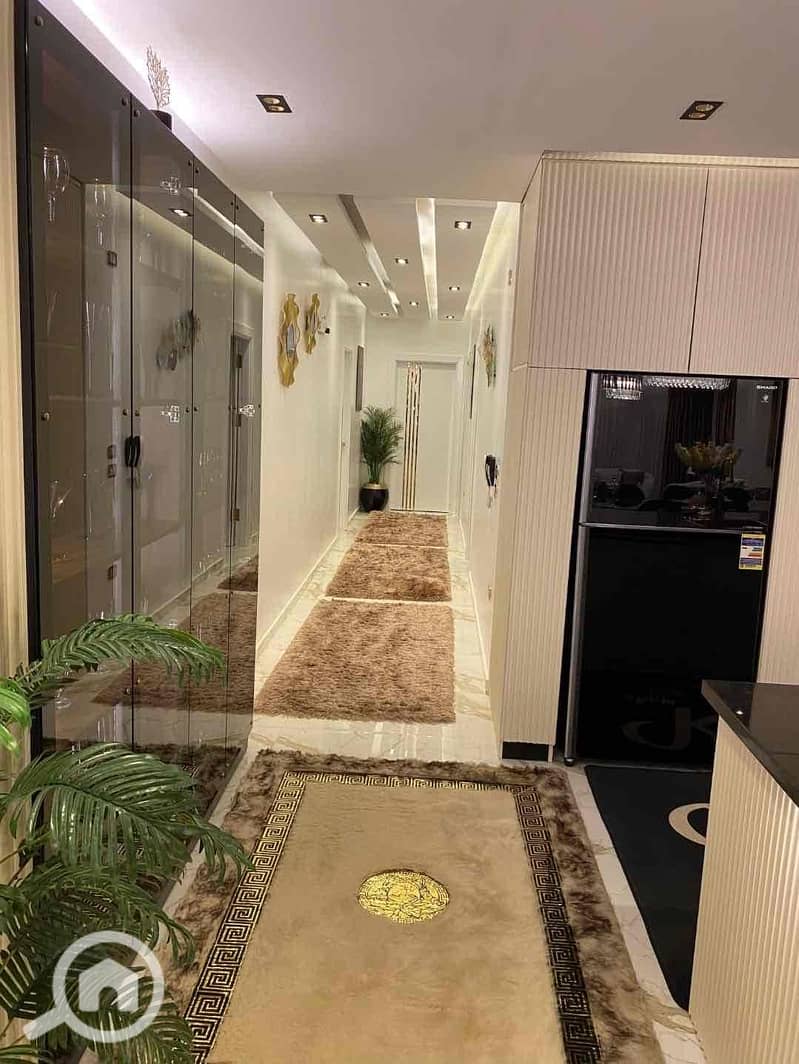 9 e053fe8d-f544-46ae-ae3d-8a23fe86bdd8. jpg