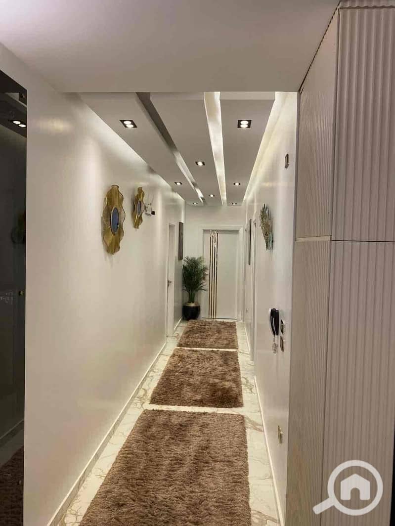 10 9618ee1d-4417-48bf-8fc5-521feabea595. jpg