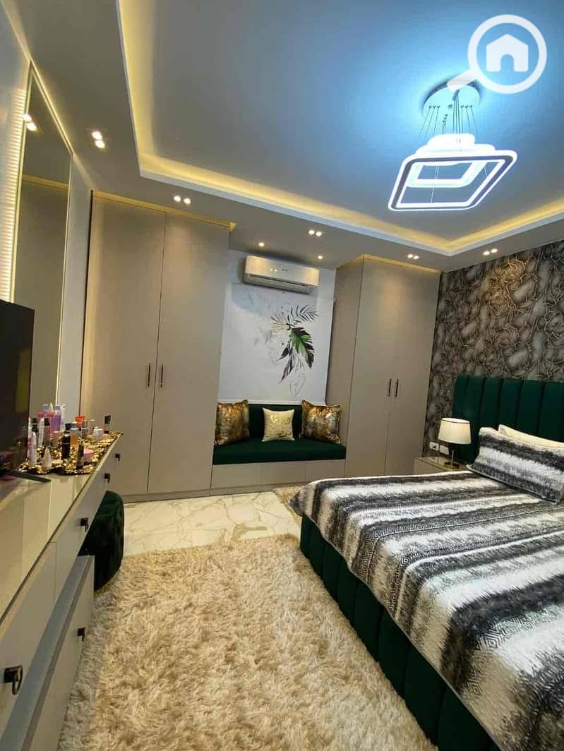 17 52e60229-6de8-4586-a56b-7be9f5289778. jpg