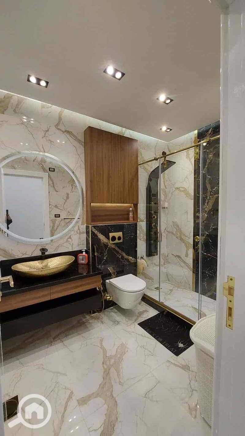 24 6ab8a506-59b8-47b6-a56d-f28f63e9db8b. jpg