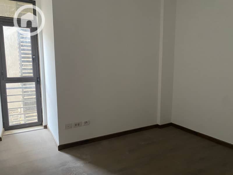 4 bbb29b61-6155-4c56-b411-598bba300a6b. jpg