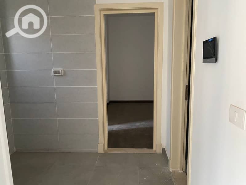 6 c60f4d36-24d6-4800-a83d-33a1624d0e43. jpg