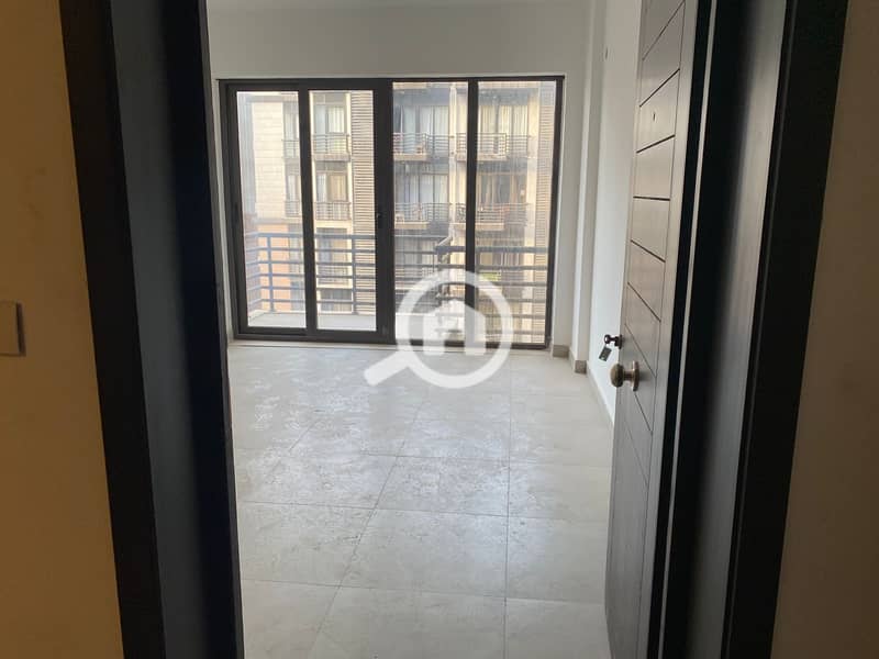 10 e7e6cfdc-96e0-4890-939d-75e4d863b691. jpg