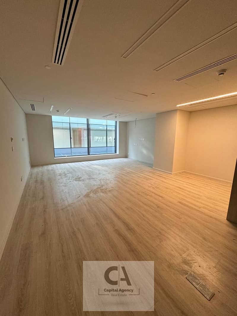 3 327b64c4-5d96-4881-a034-44fcde00ace4. jpg