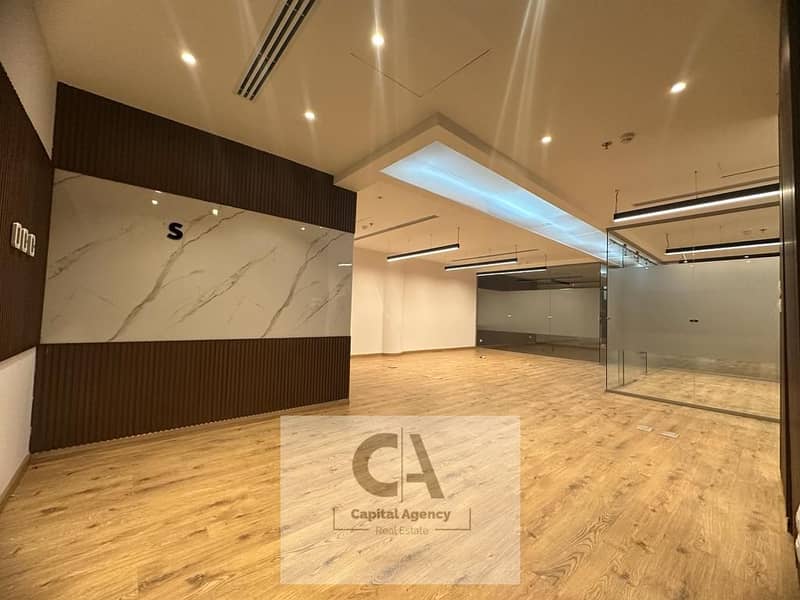 4 b431d177-9137-4eb5-8198-df592a115ace. jpg