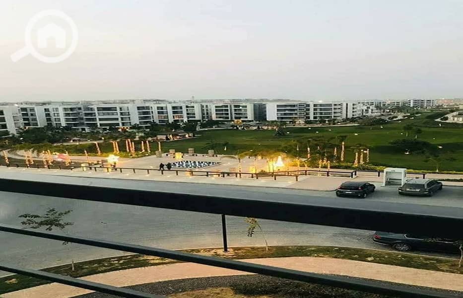 8 b8d50dea-a60e-42f8-aa34-f4ba2a324b0b. jpg