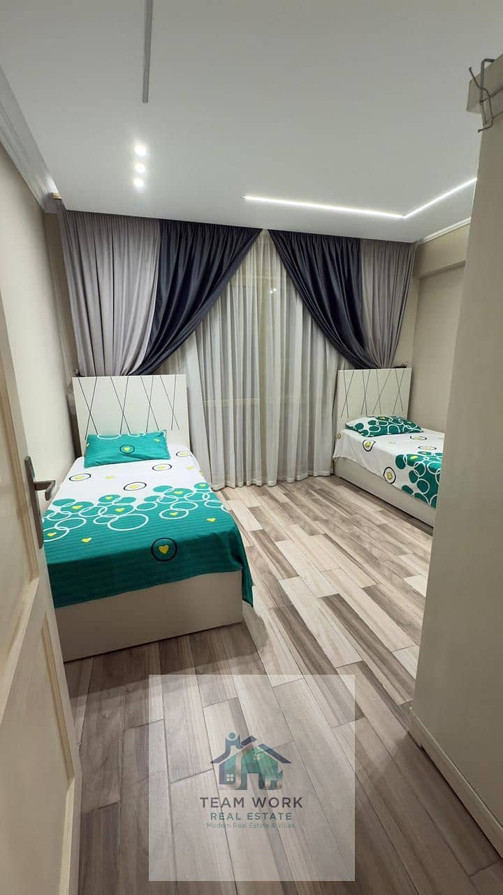 8 e8a3a893-b93f-4e46-a27d-d49d1cad5ff8. jpg