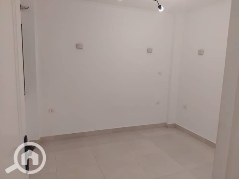 6 3b8a4d56-d9e2-4f7e-bda1-3e2c6132a84b. jpg