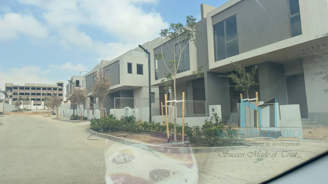 25 d4705cdc-2d7c-4e2f-ae30-c96e59283bd8. jpg