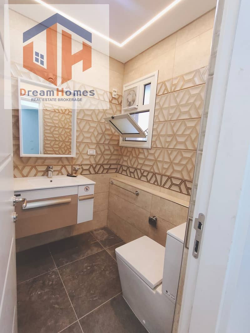 11 c0e7cf69-c1b5-4ded-acff-ad6db88f2ec5. jpg