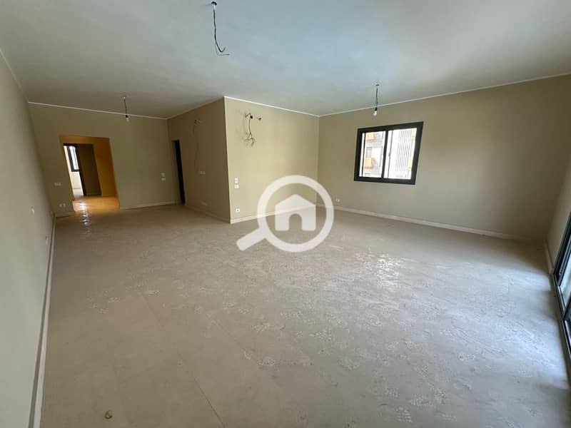 4 86551826-3a05-4eb6-8c27-a55c03245ef8. jpeg