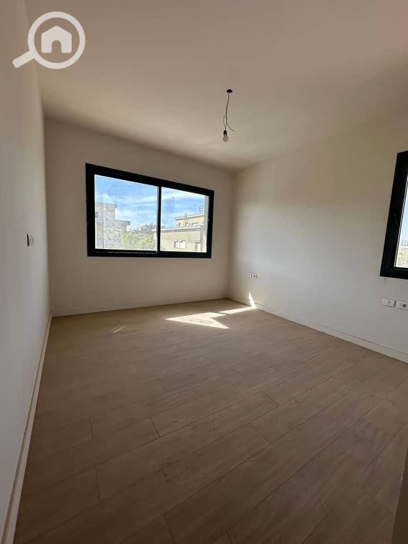 6 4bf8daed-0498-4220-9507-ccfffd9a94fd. jpeg