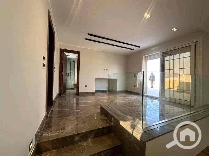 5 dee2e32f-8ee7-4bf6-864e-ecee4a4ccdd5. jpg