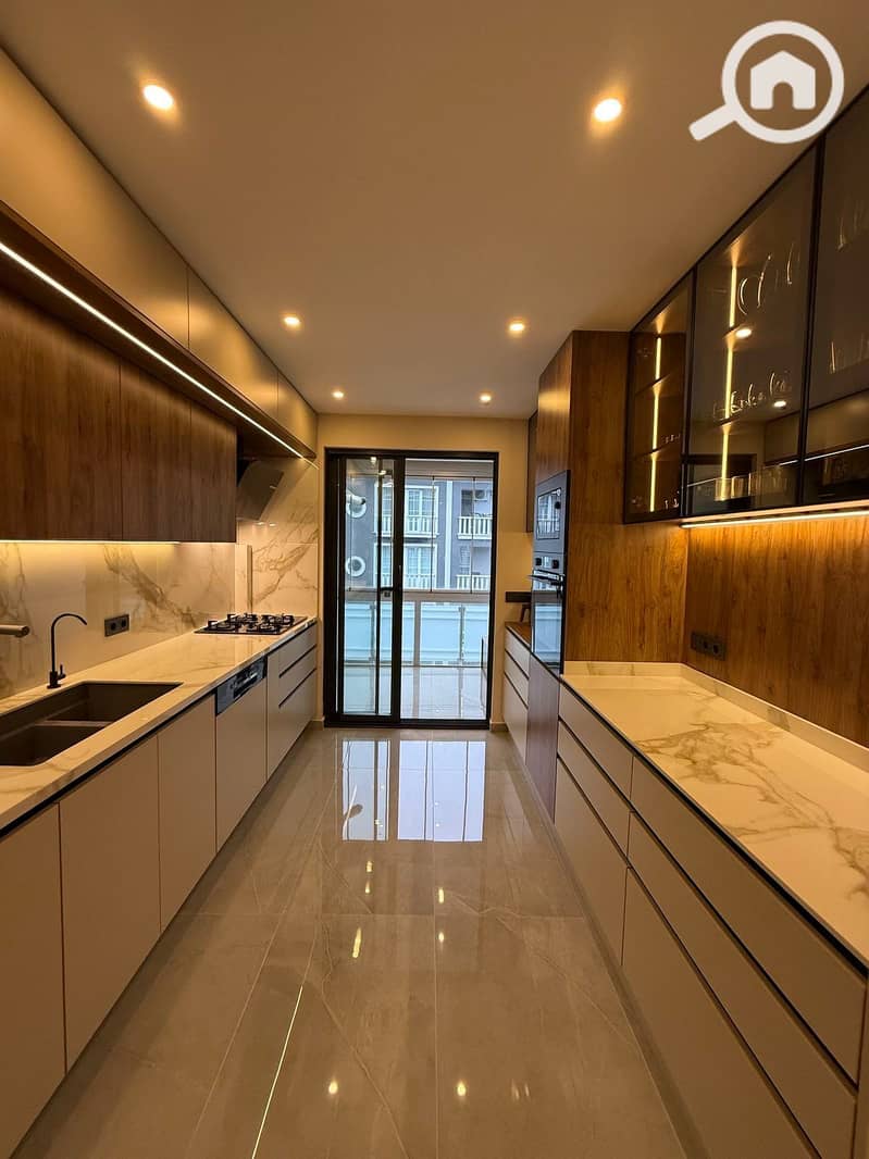 4 32d4ef40-dd91-410b-9152-c3bd9658d1e9. jpg