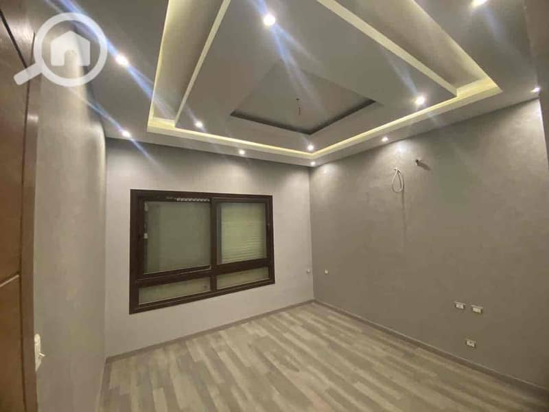 4 6125912f-7e2f-446f-bb55-72c58df869f5. jpg