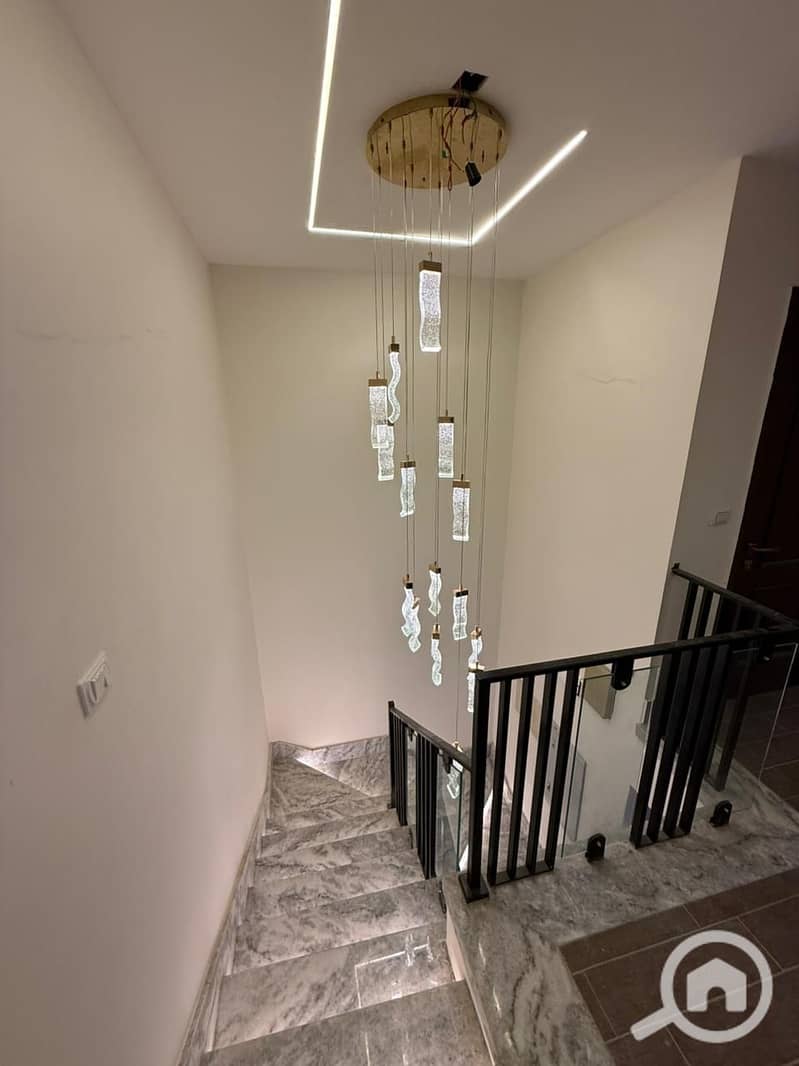 2 03506952-2e7f-4f29-b0e6-0a8dfbcb6192. jpg