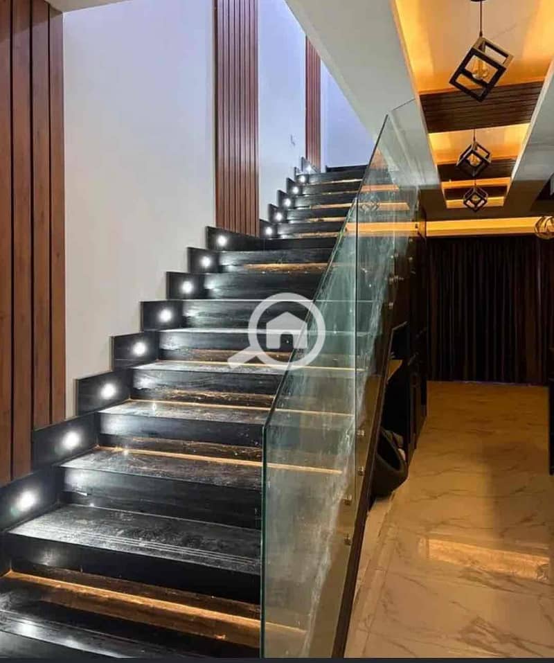 6 4a1eb588-d472-41b1-a7f0-e2e238d1aec2. jpg