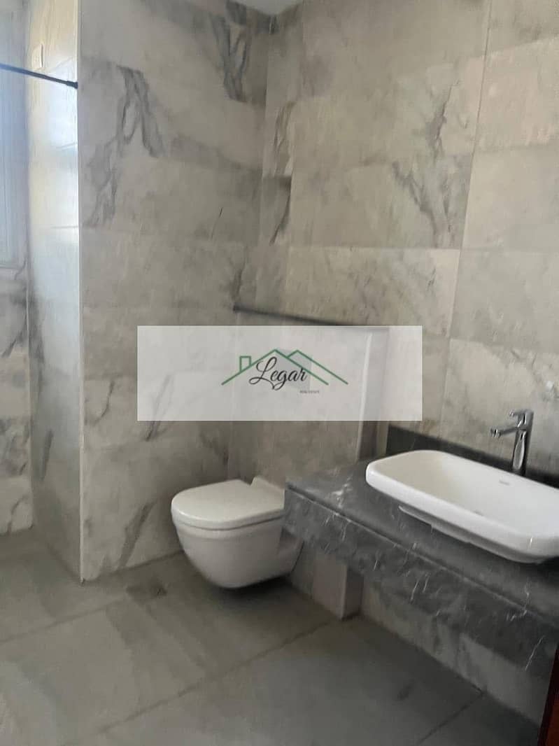 7 e3dbbee8-2789-4794-88d2-d18b1011e5b7. jpg