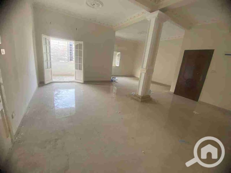 Apartment for rent – Gleem (direct tram) Very distinguished location in the heart of Gleem
Area: 180 square meters
Floor: 5th – no elevator (comfortable stairs)
Layout: • Two large bedrooms (Swedish wood) • Reception 4 pieces porcelain - Ansicht 4