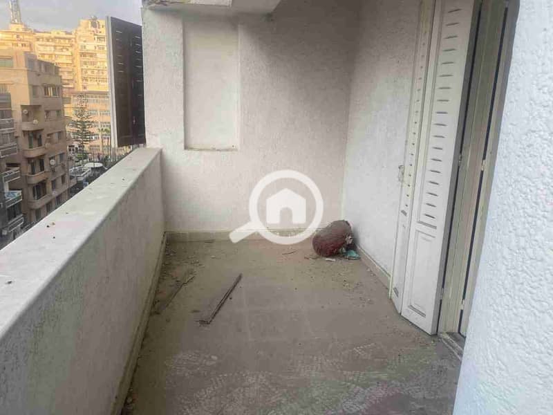 Apartment for rent – Gleem (direct tram) Very distinguished location in the heart of Gleem
Area: 180 square meters
Floor: 5th – no elevator (comfortable stairs)
Layout: • Two large bedrooms (Swedish wood) • Reception 4 pieces porcelain - Ansicht 5