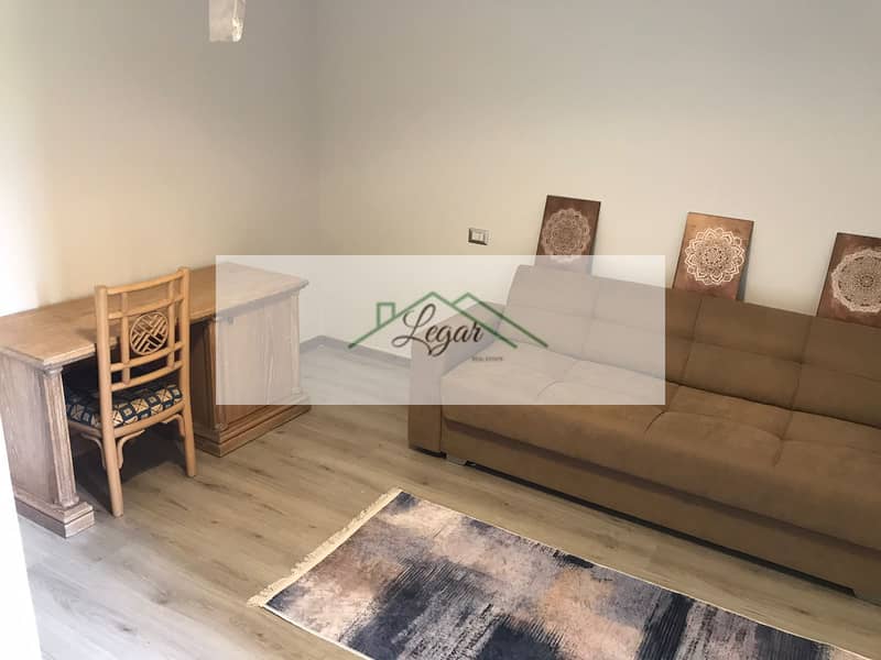 4 0c49e7ea-34e9-470e-9f13-f8099963f521. jpg