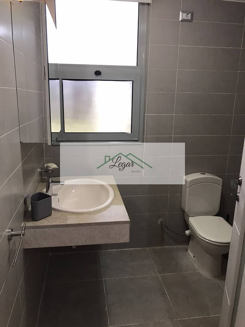 10 2a96b21d-2cbe-4ec7-816f-290f333f7a4f. jpg