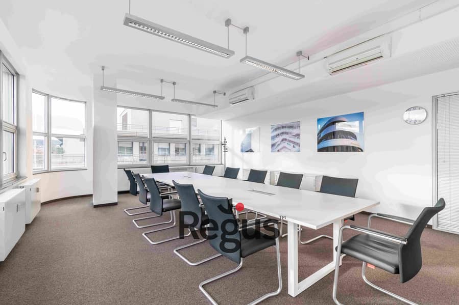 8 Regus Konigstrasse 10c 523 Stuttgart, Germany Large Meeting Room_3_11zon. jpg